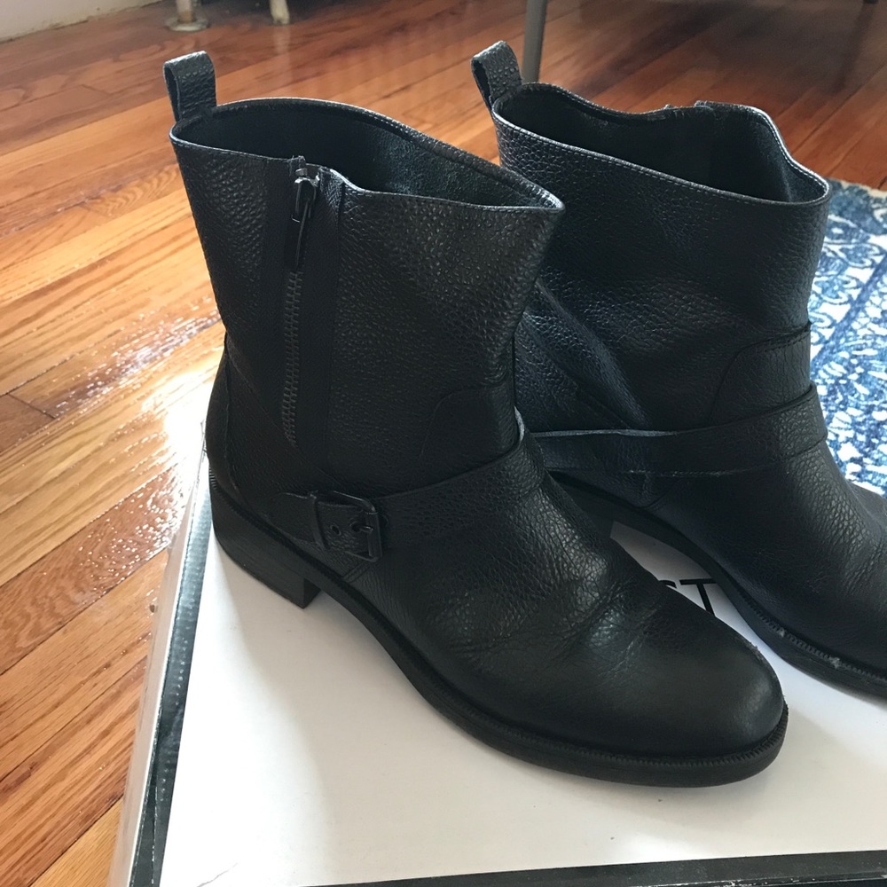 Size 9 Nine West black moto boots